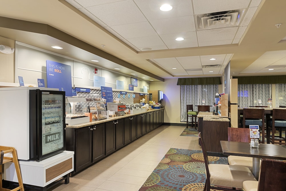 Holiday Inn Express Bloomington West 42/68