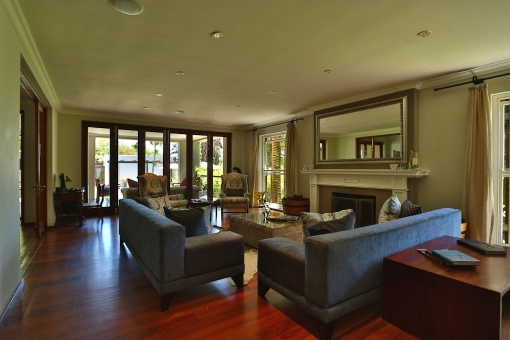 L Avenir Country Lodge 21/25
