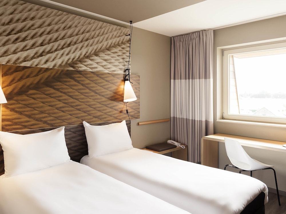 Ibis De Haan 8/45