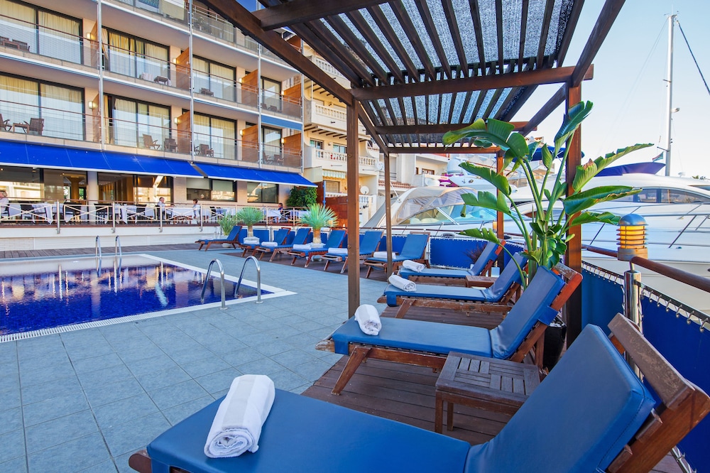 Hotel Port Salins 36/65