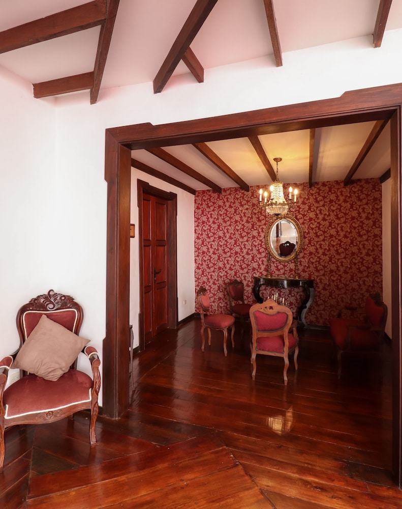 Casa Lola Hotel Boutique 43/59