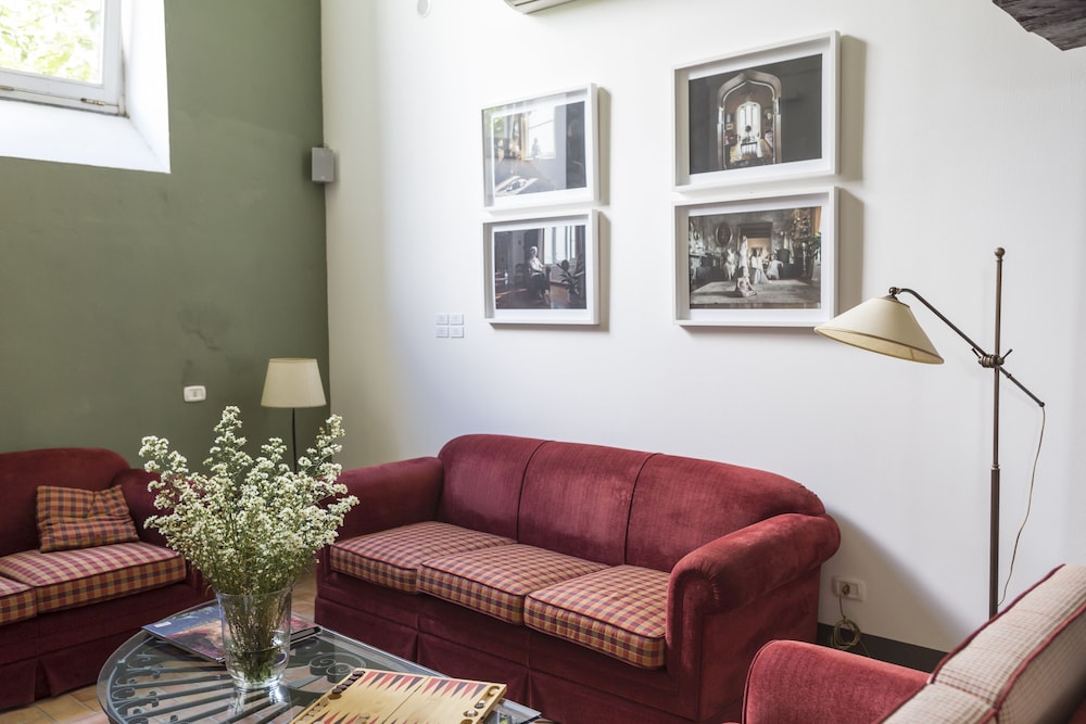 Relais Regina Giovanna 54/77
