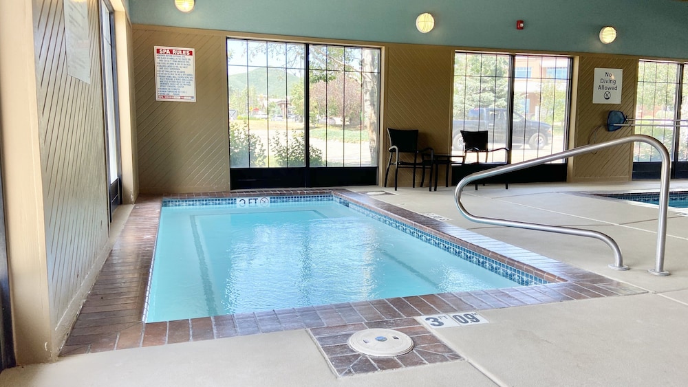 swimming pool spa