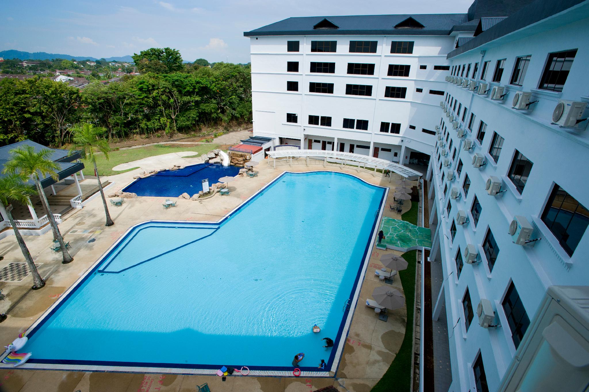 Swiss Avenue Hotel 4/41