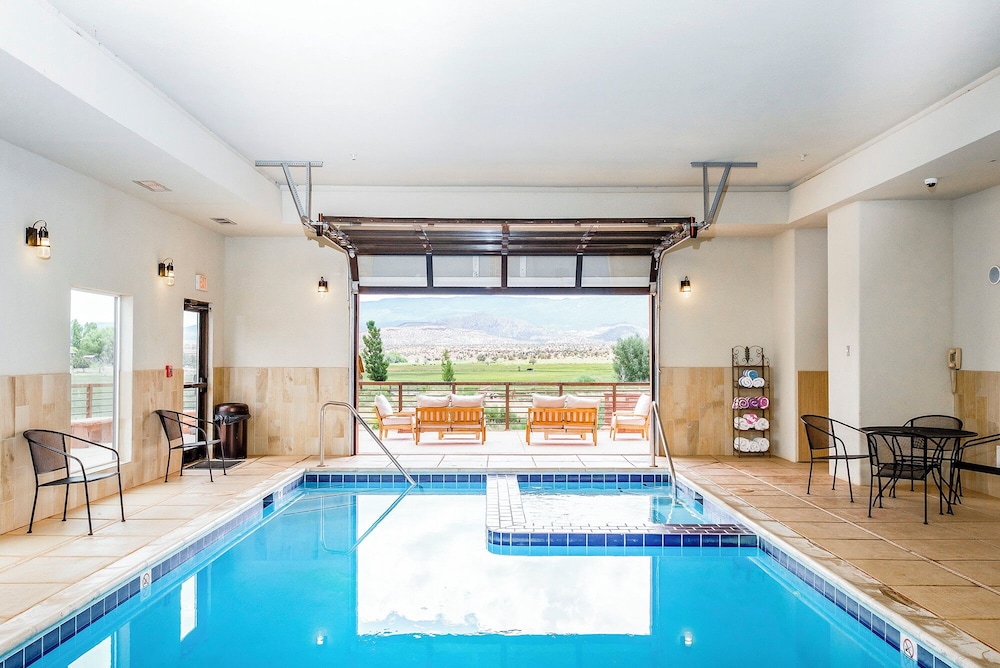 swimming pool spa