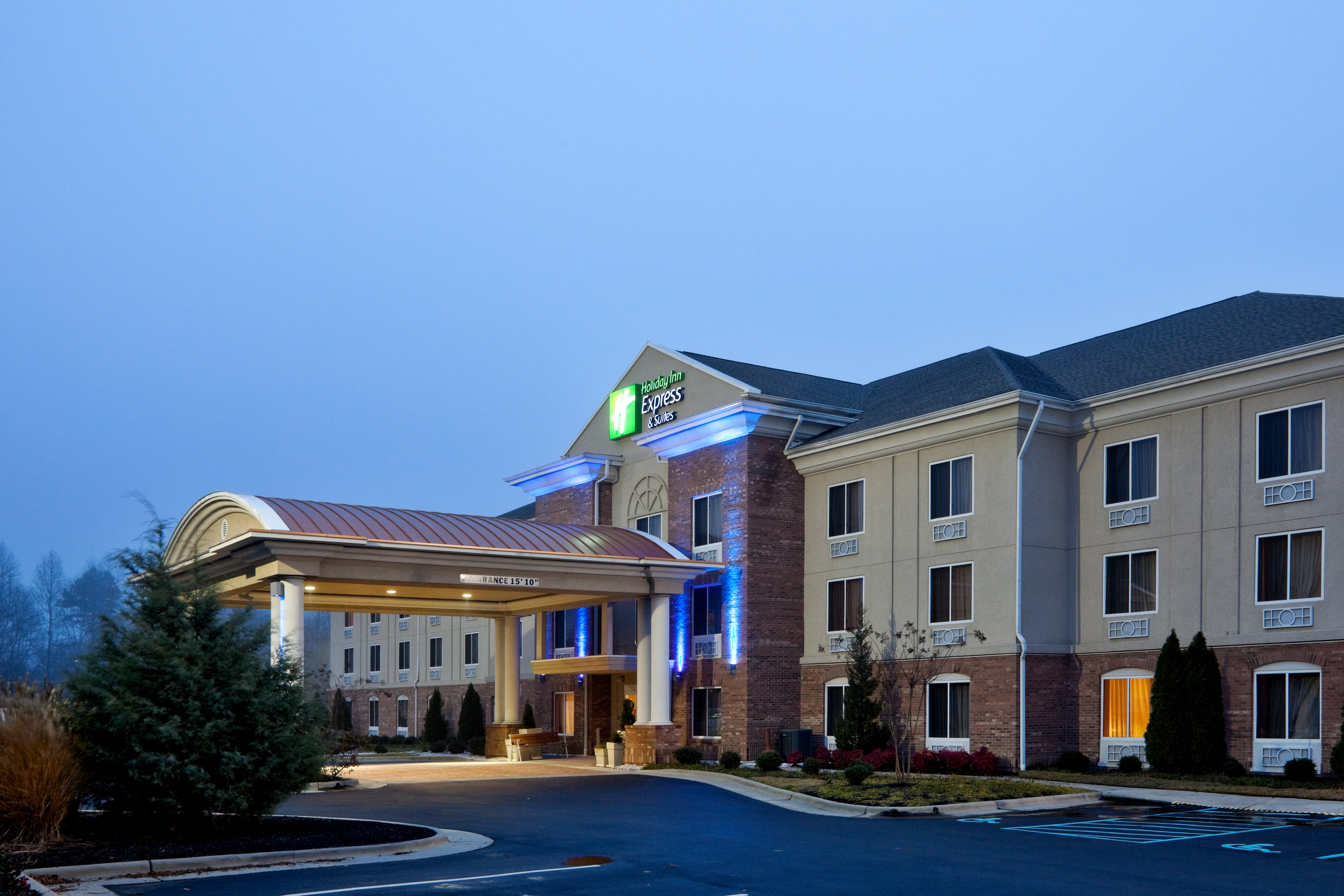 Holiday Inn Express Hotel Suites High Point South 3/36