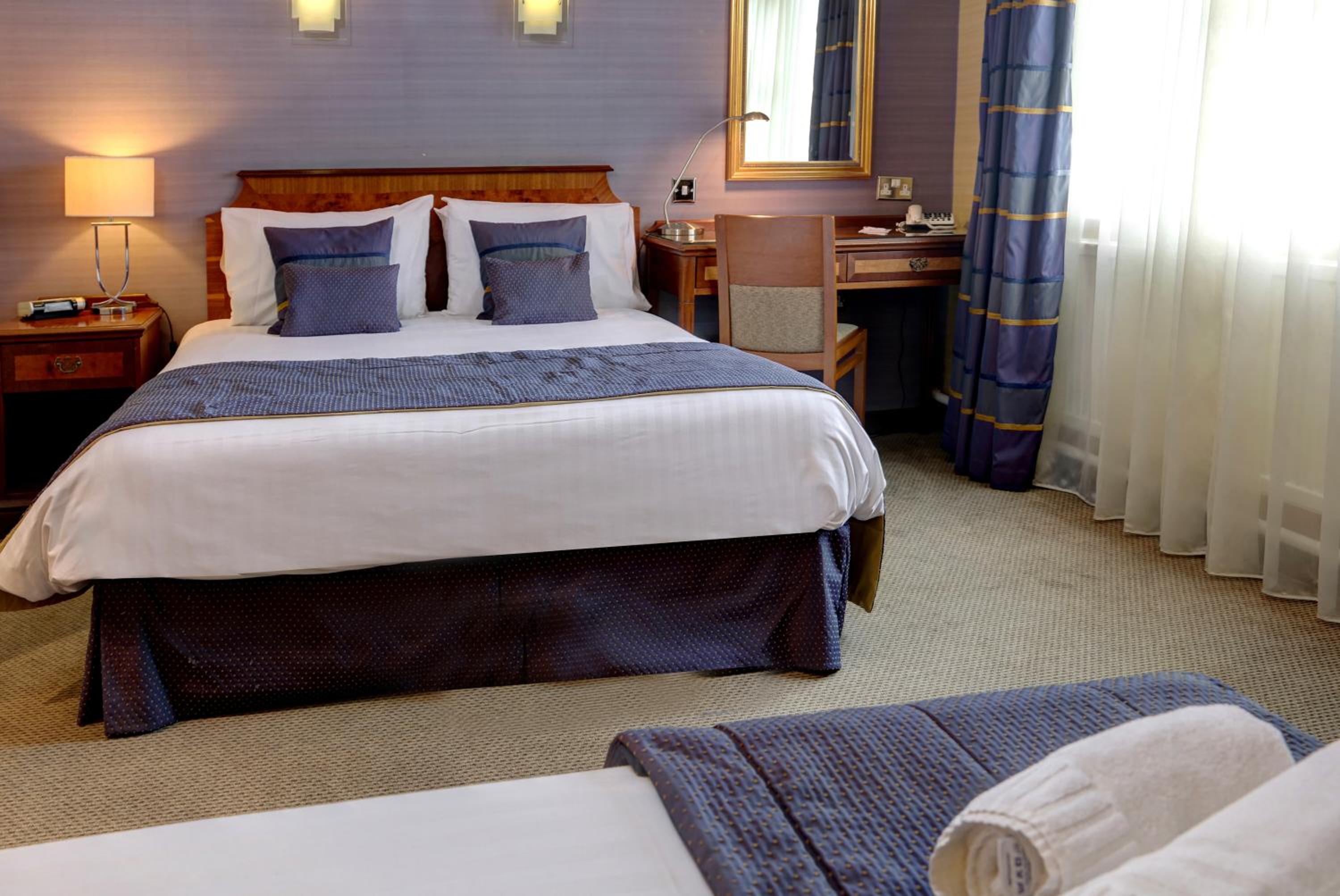 Family, Double and Twin Beds
