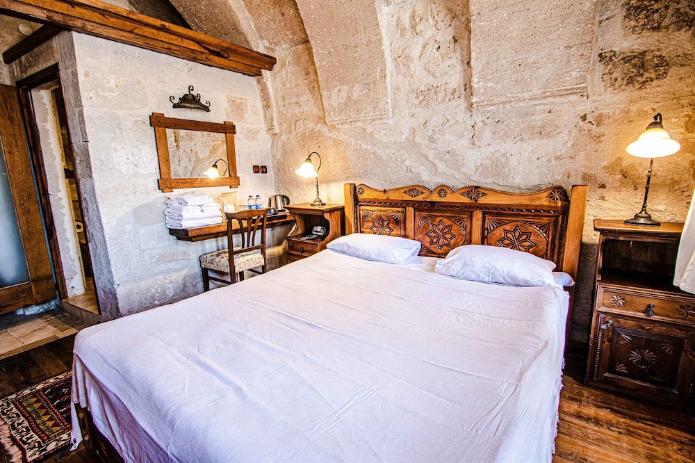 Kelebek Special Cave Hotel 13/84