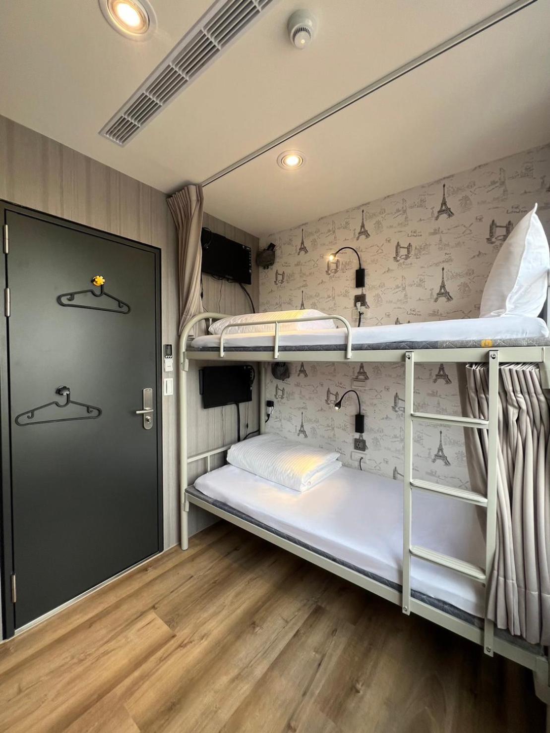 ROOM, TWIN BEDS, BUNK BED