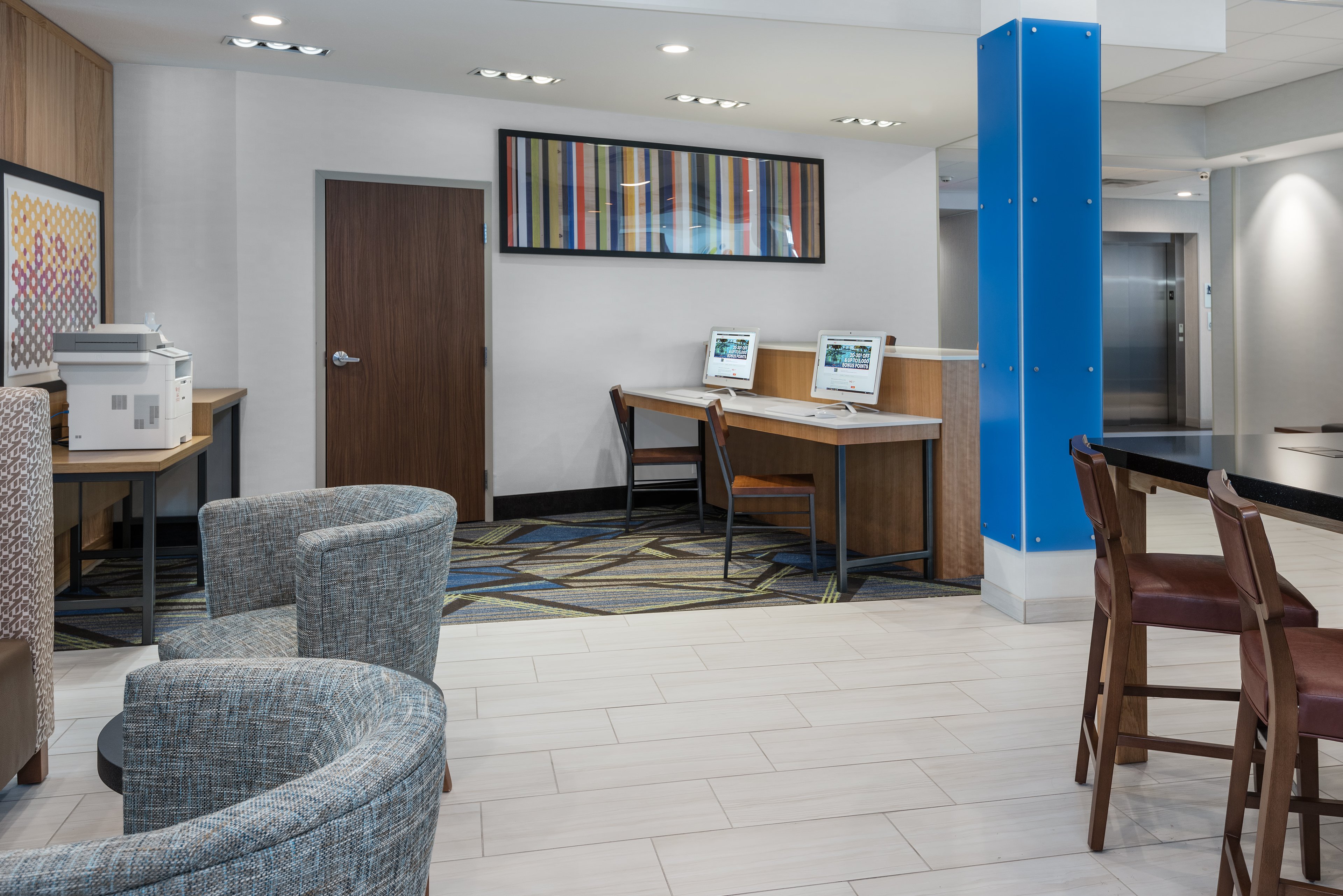 Holiday Inn Express & Suites Bryan 38/69