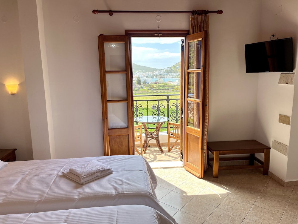 SUPERIOR, STUDIO, SEA VIEW