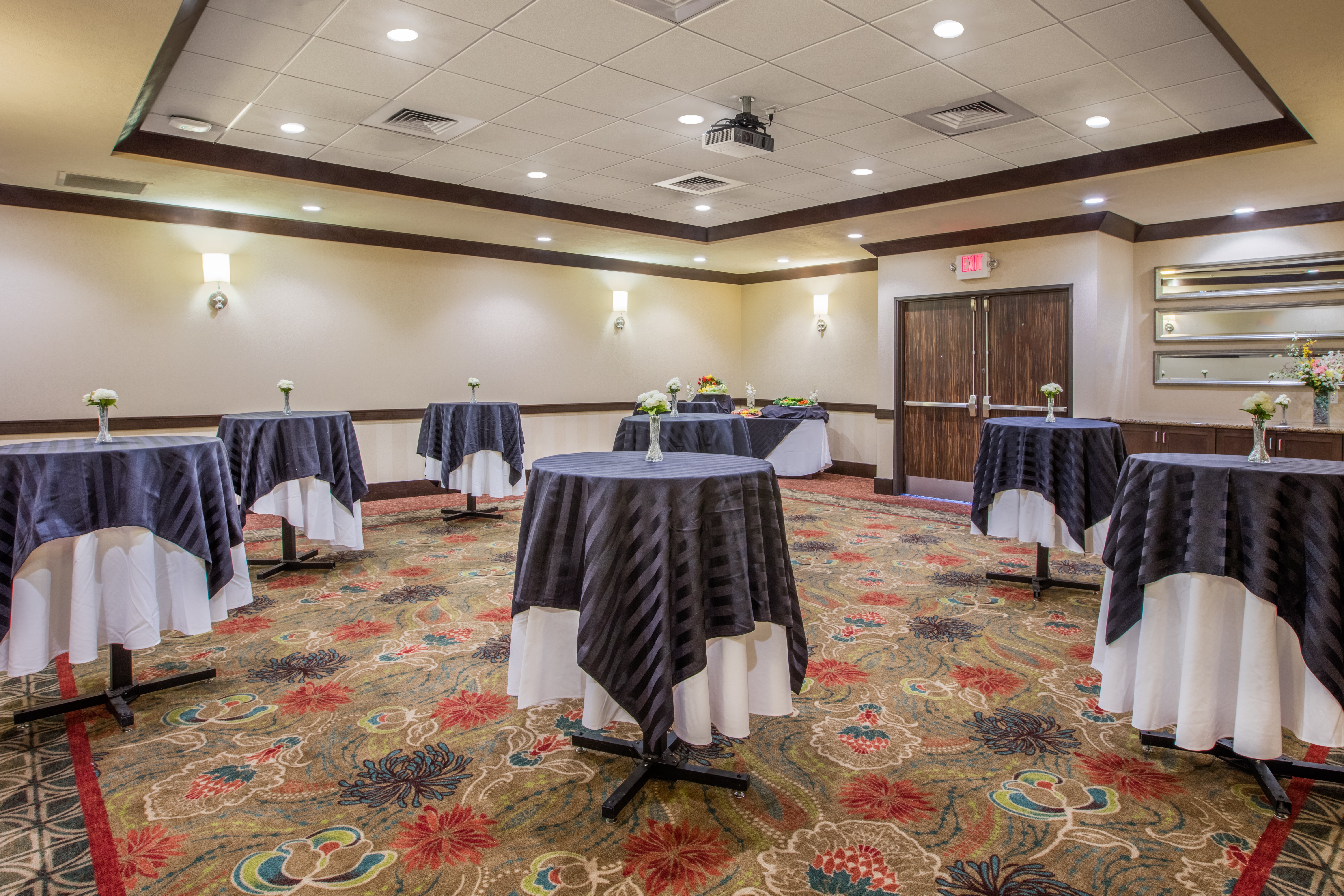 Crowne Plaza Anchorage-Midtown 63/78