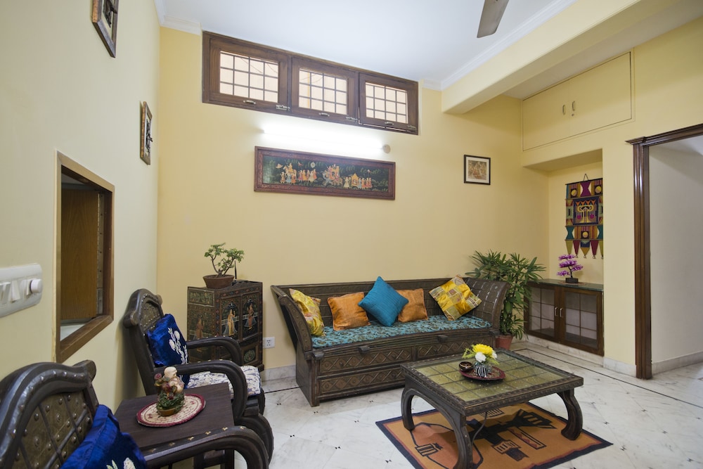 Praskash Kutir 48/70