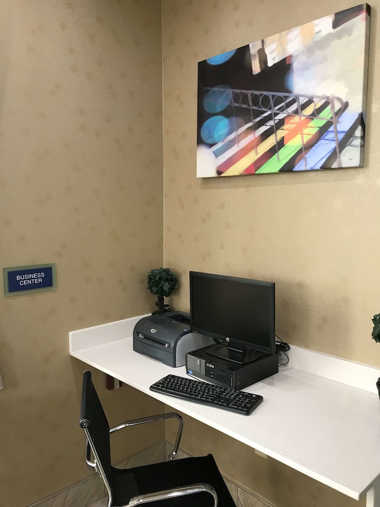 Best Western Inn & Suites Monroe 30/33