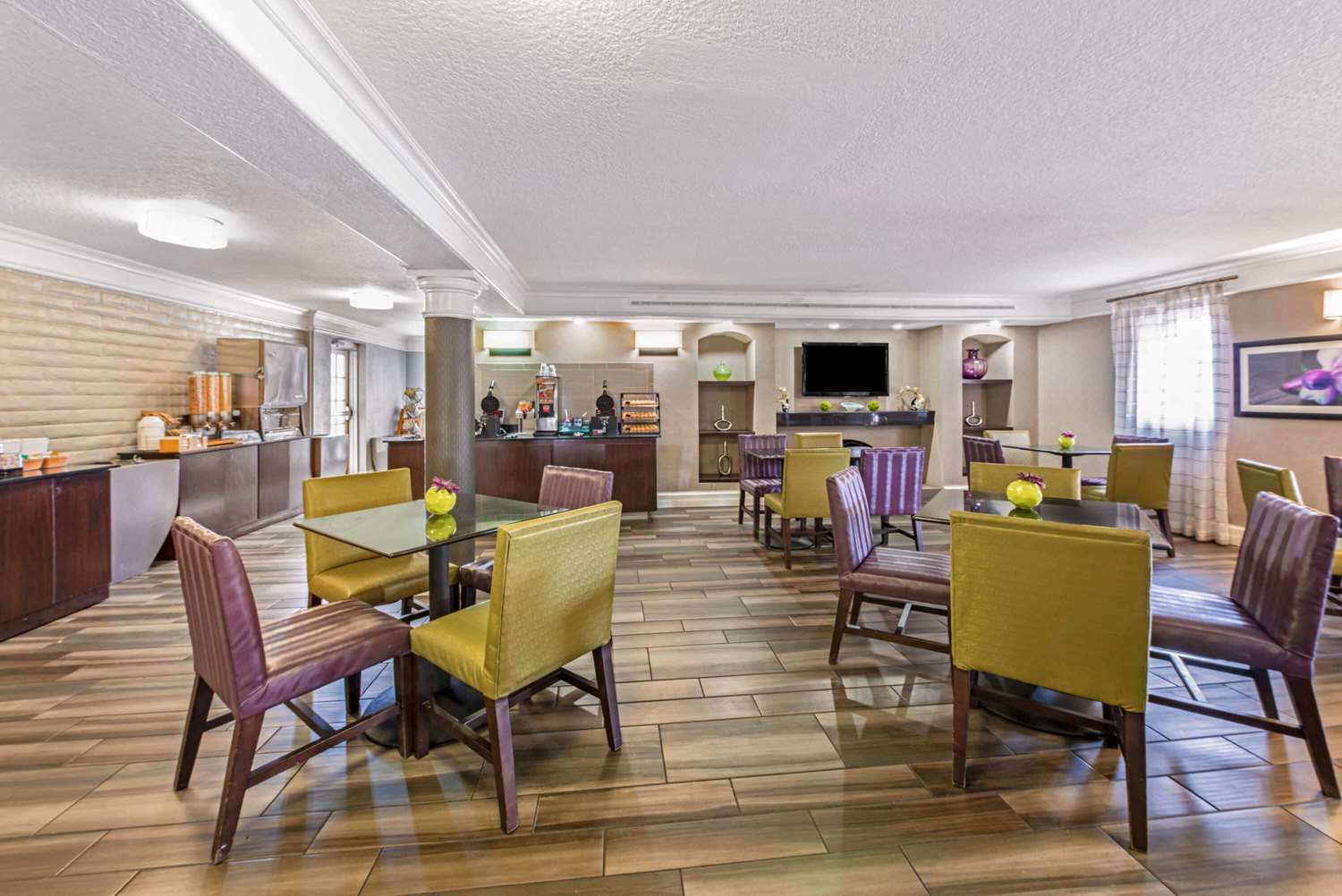 La Quinta Inn by Wyndham Miami Airport North 15/23
