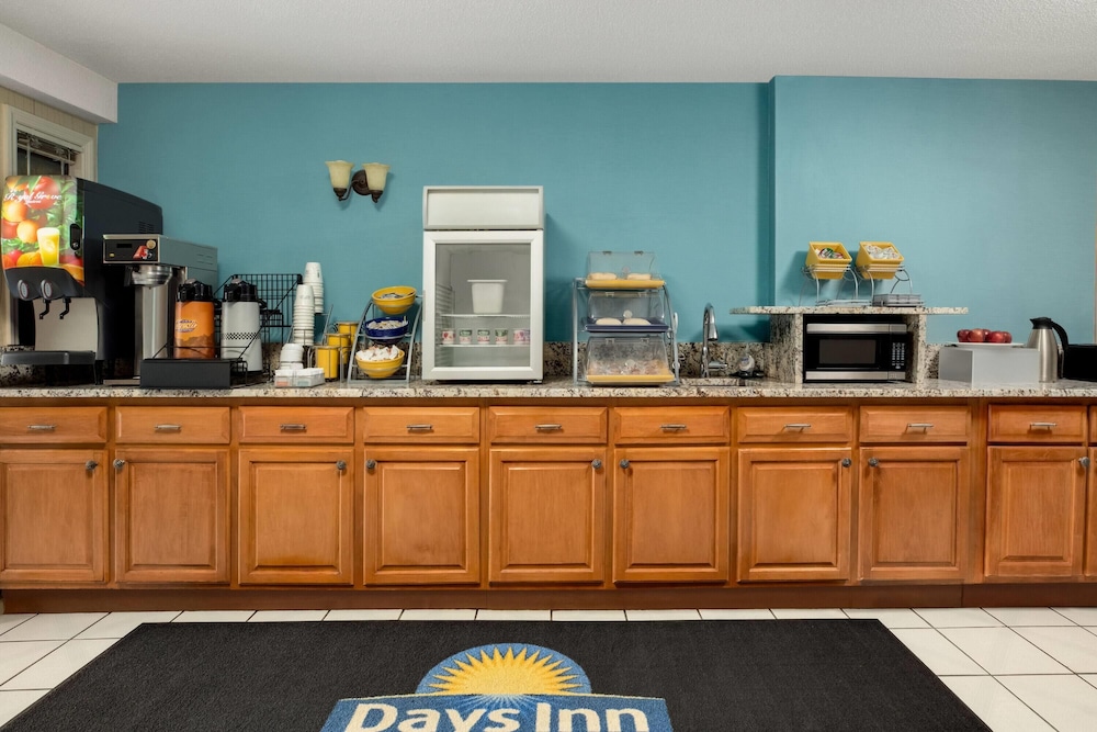 Days Inn By Wyndham Cartersville 8/44