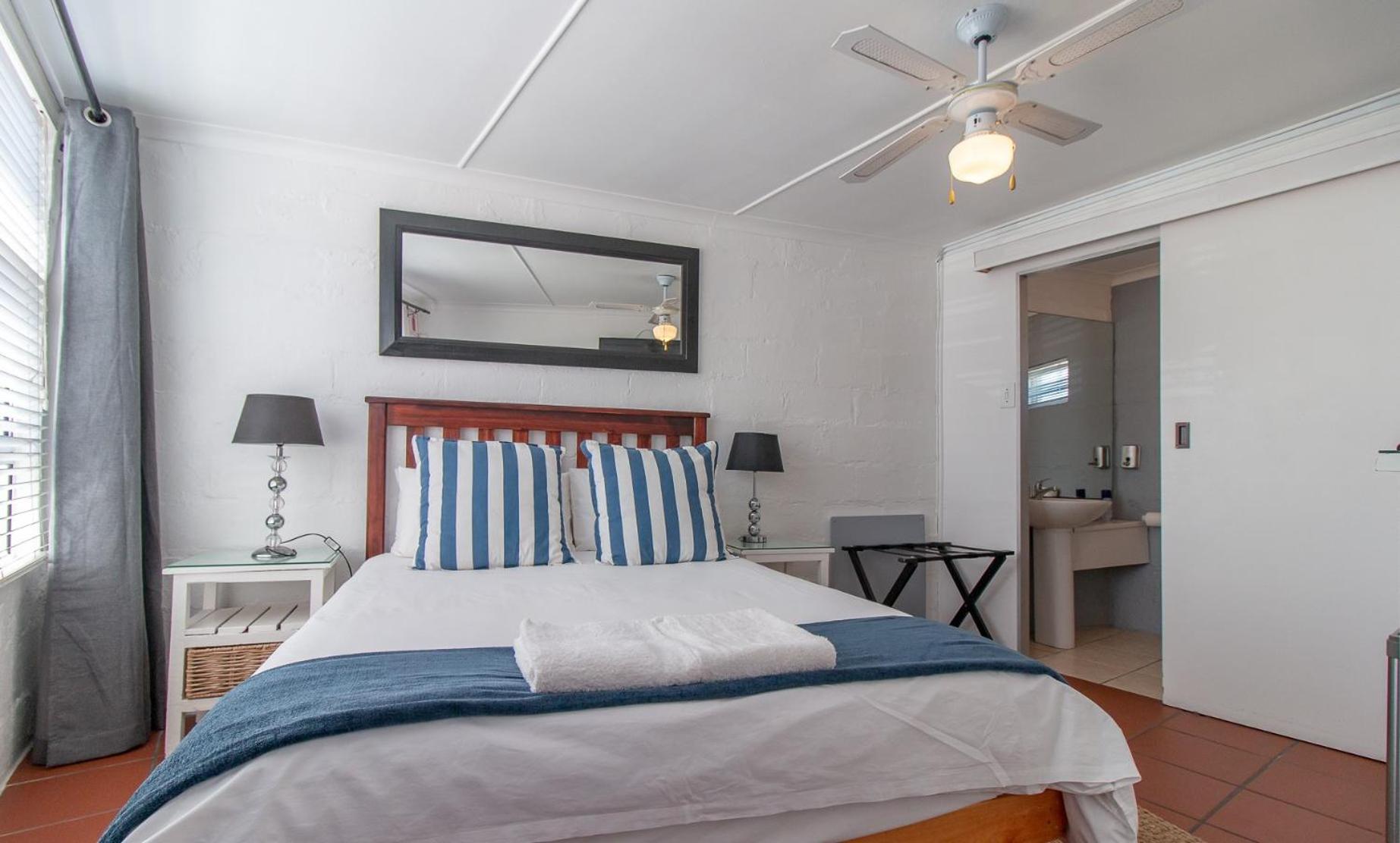 Twenty Four 17 Inn Hotel 8/42