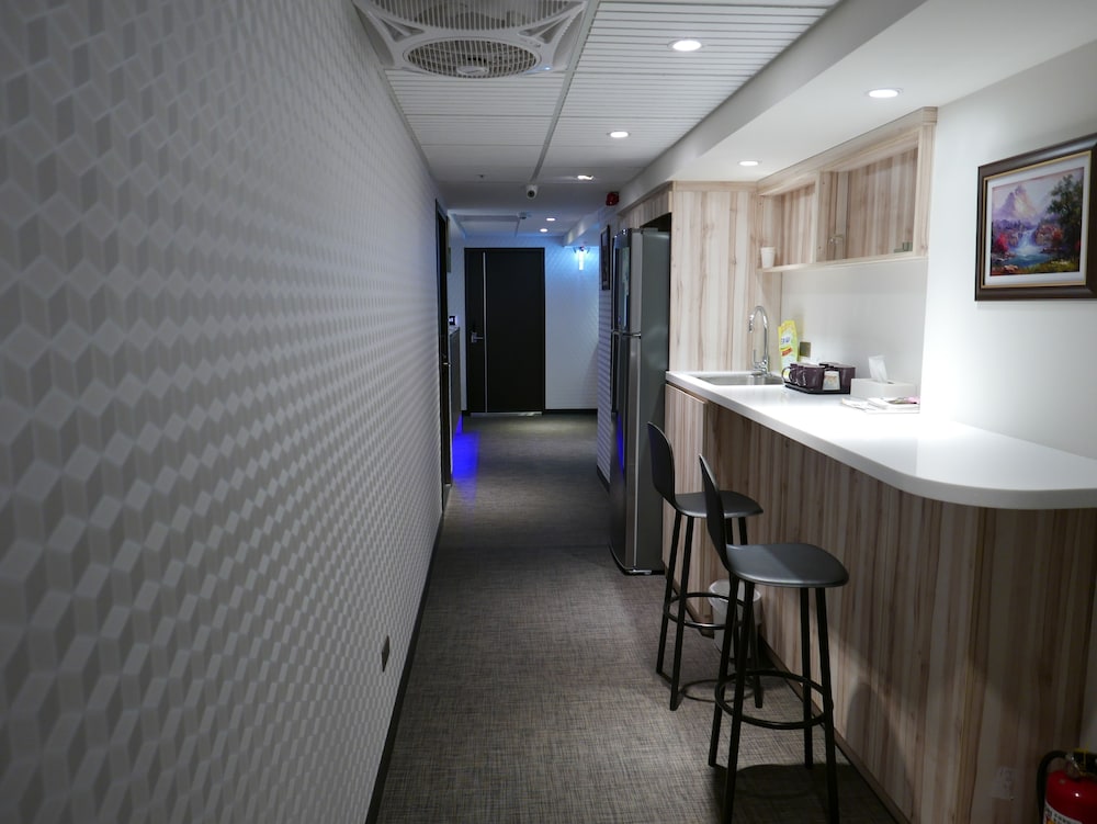Ours Inn Ii 5/34