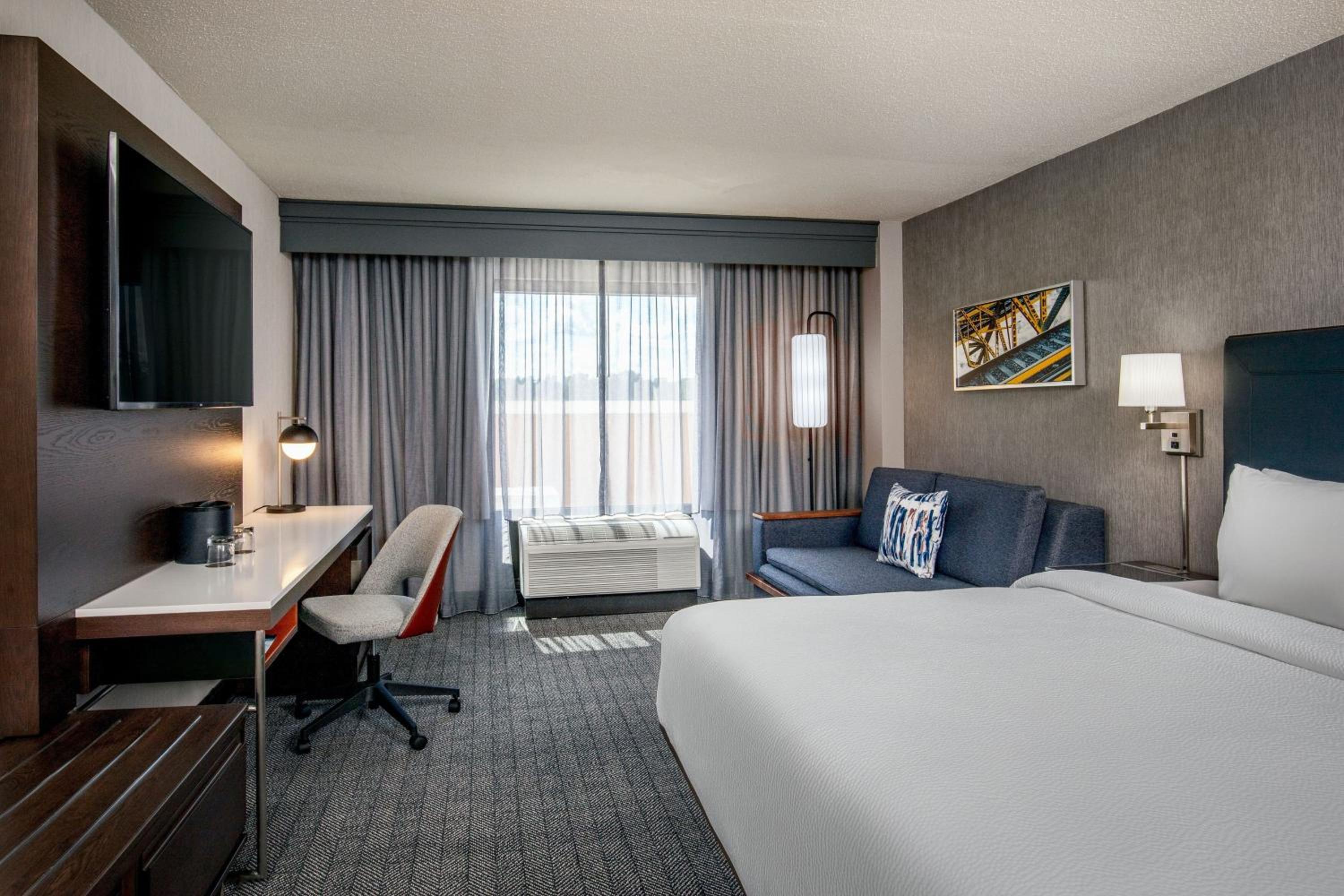 Room, King Bed, Sofa, Bathtub, Accessible