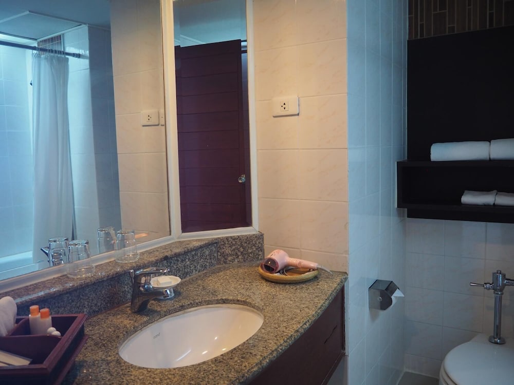 Charoenthani Khonkaen Hotel 50/56