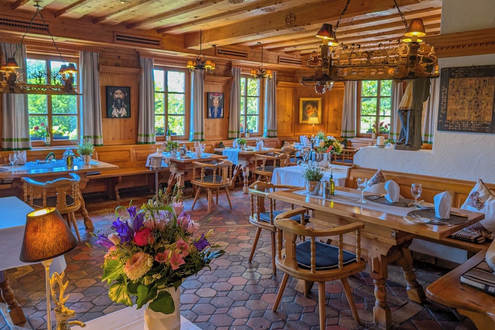Hotel Restaurant Vinothek Lamm 50/69