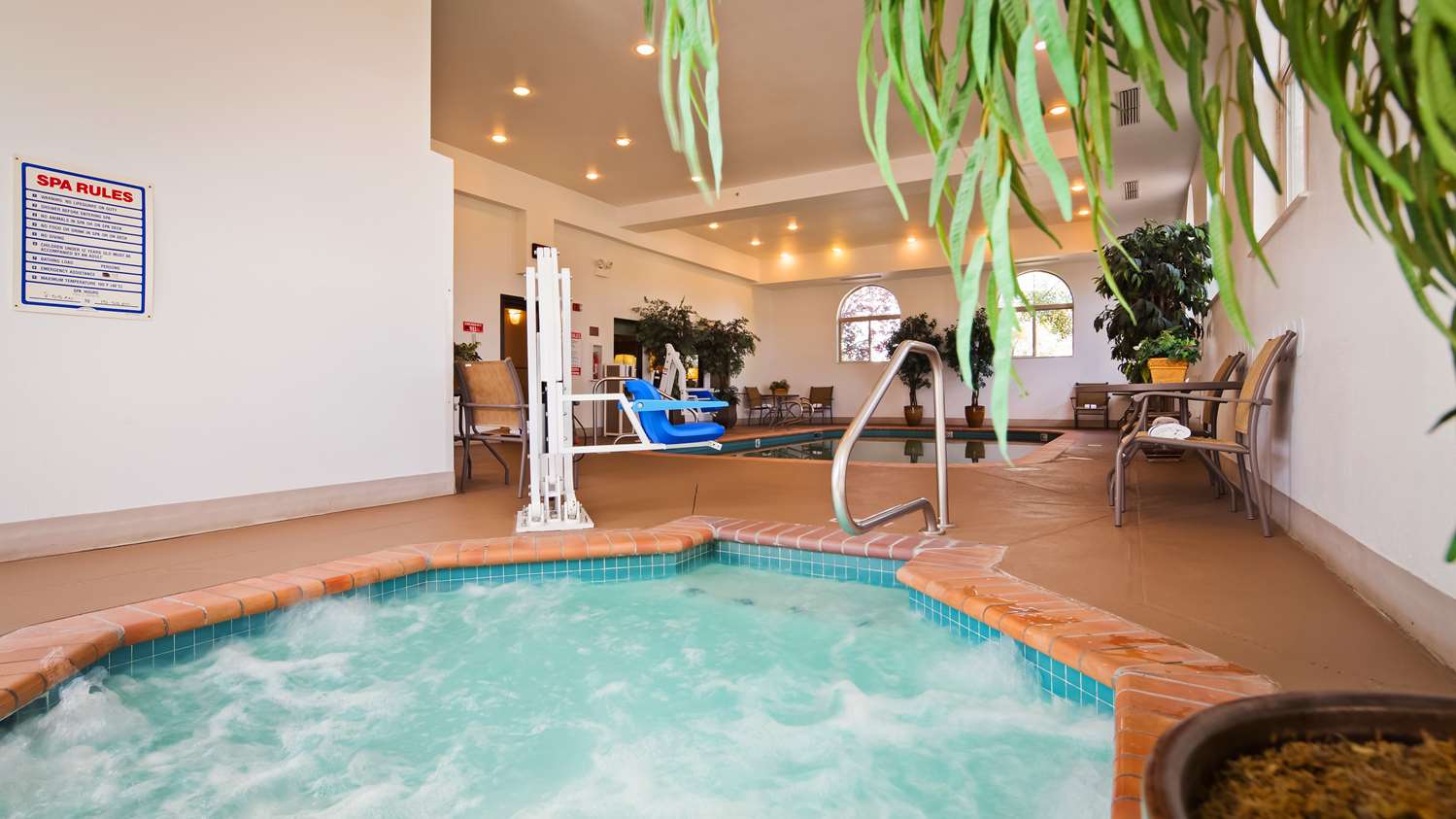 Best Western Plus Deer Park Hotel and Suites 1/9