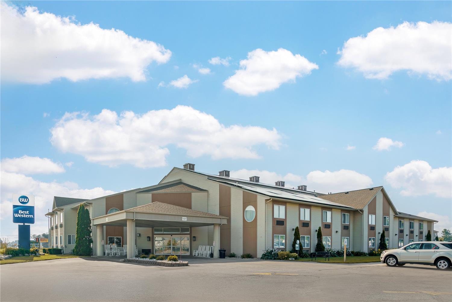 Best Western Lakewinds 13/15