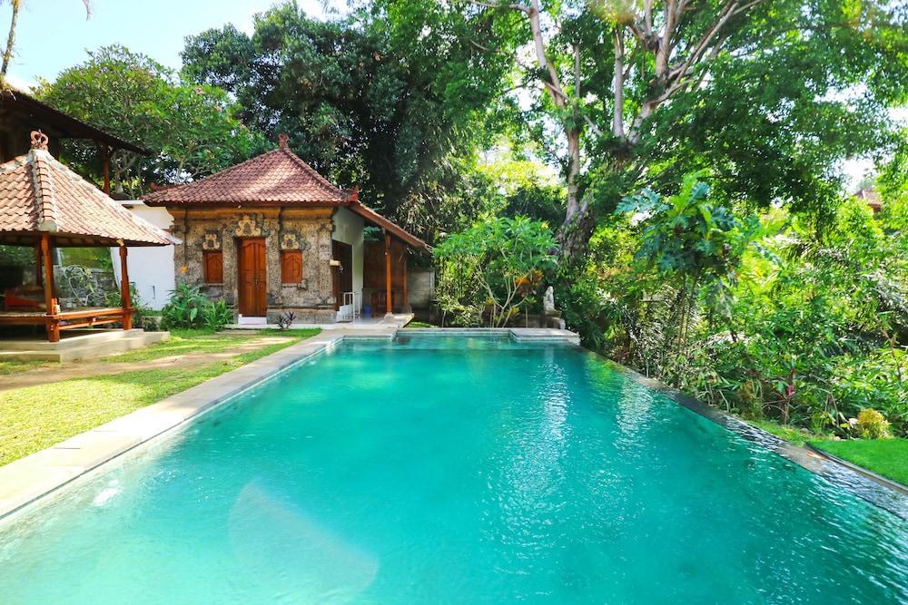 Yuliati House 39/50
