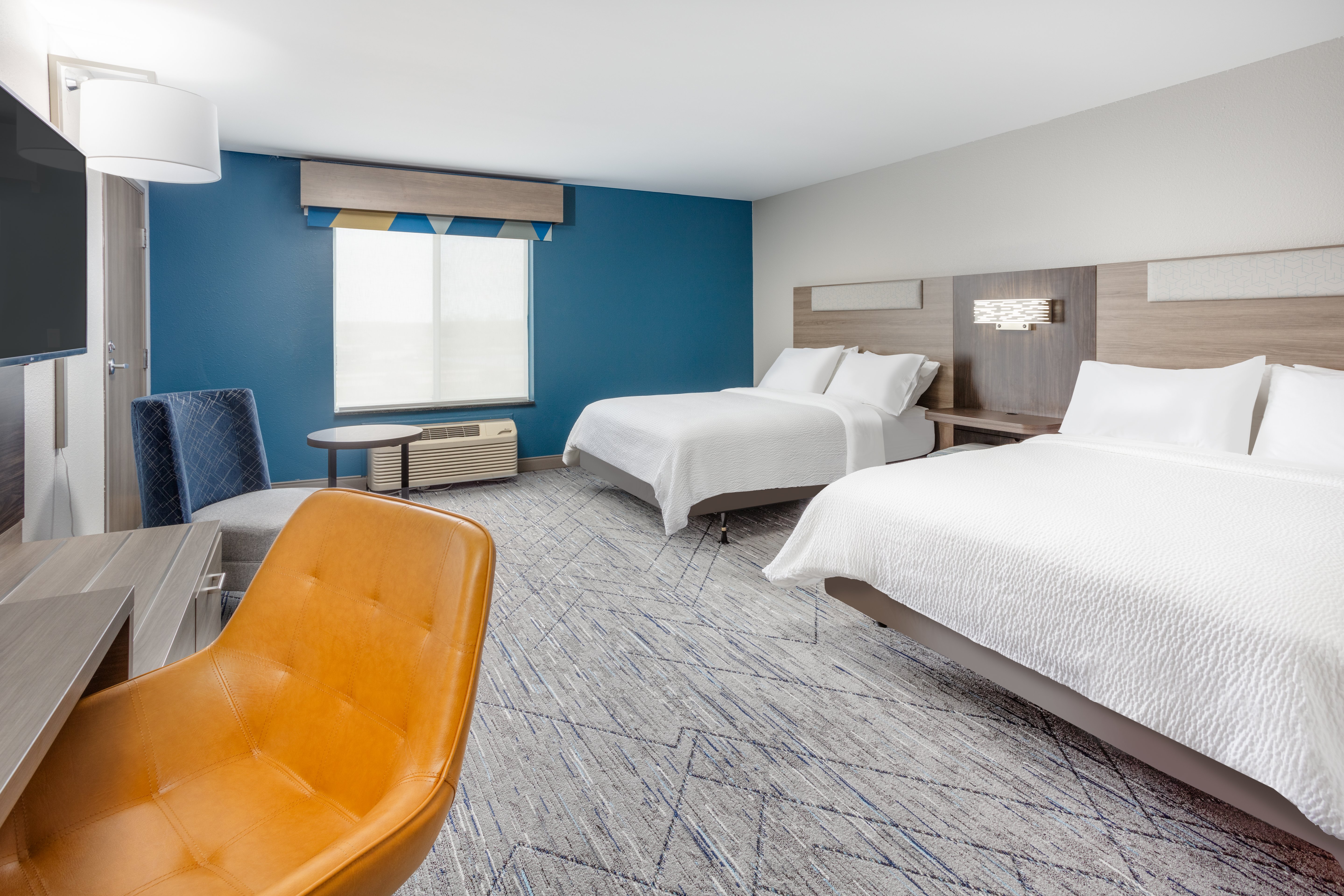 Holiday Inn Express Kearney 27/72