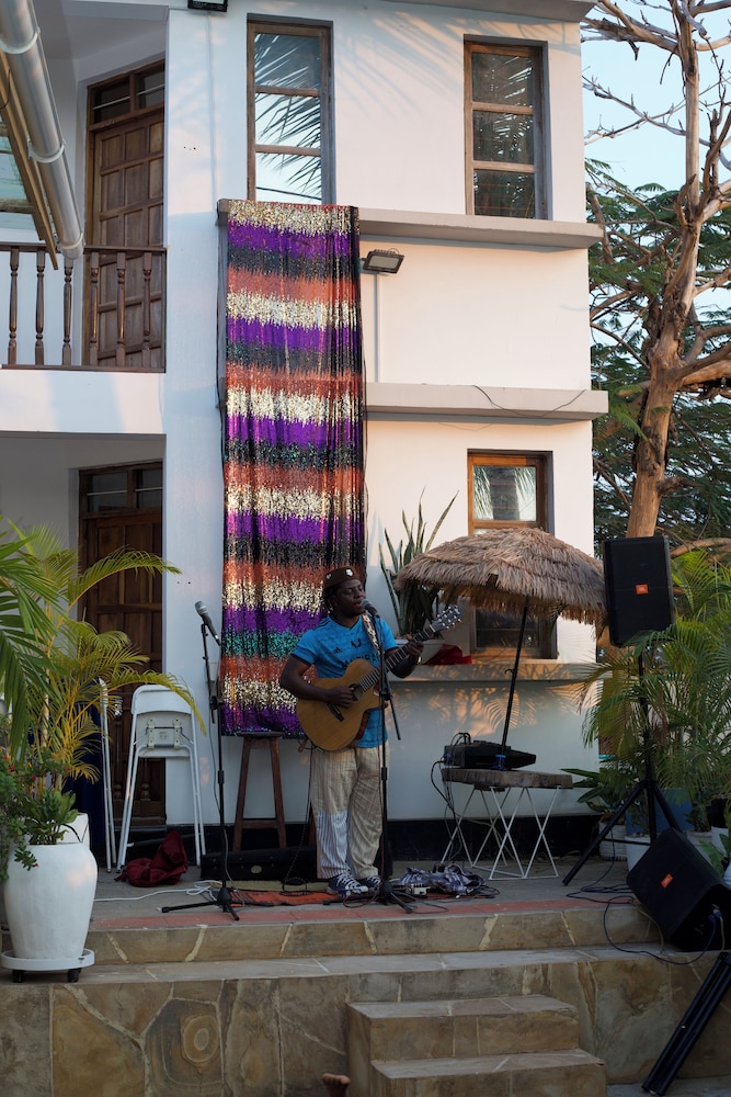 Barabara House 29/49