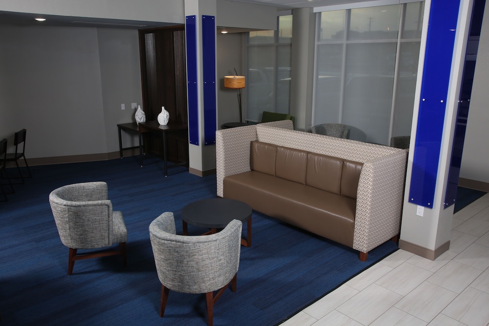 Holiday Inn Express Mccook 39/45