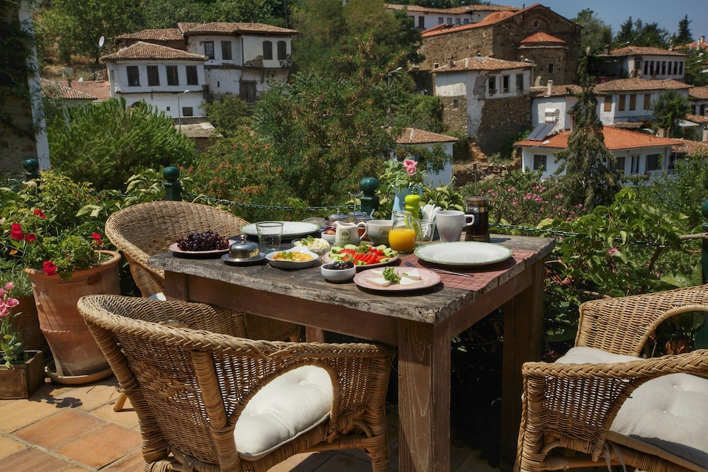 Terrace Houses Sirince - Fig, Olive and Grapevine 34/48
