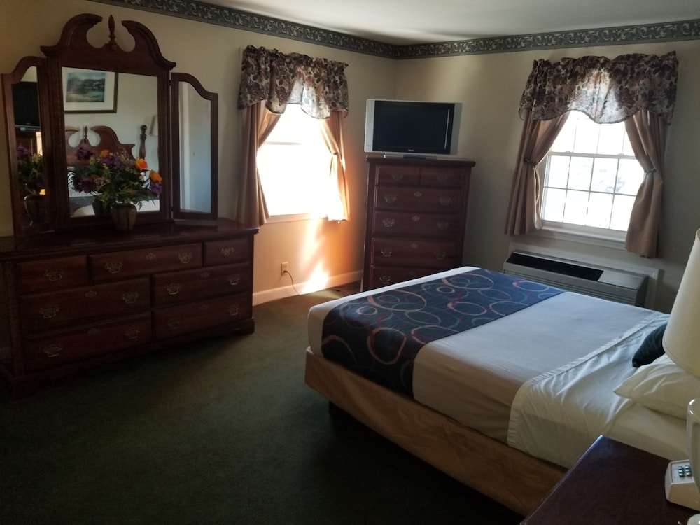 Colonial Inn Seekonk 29/58