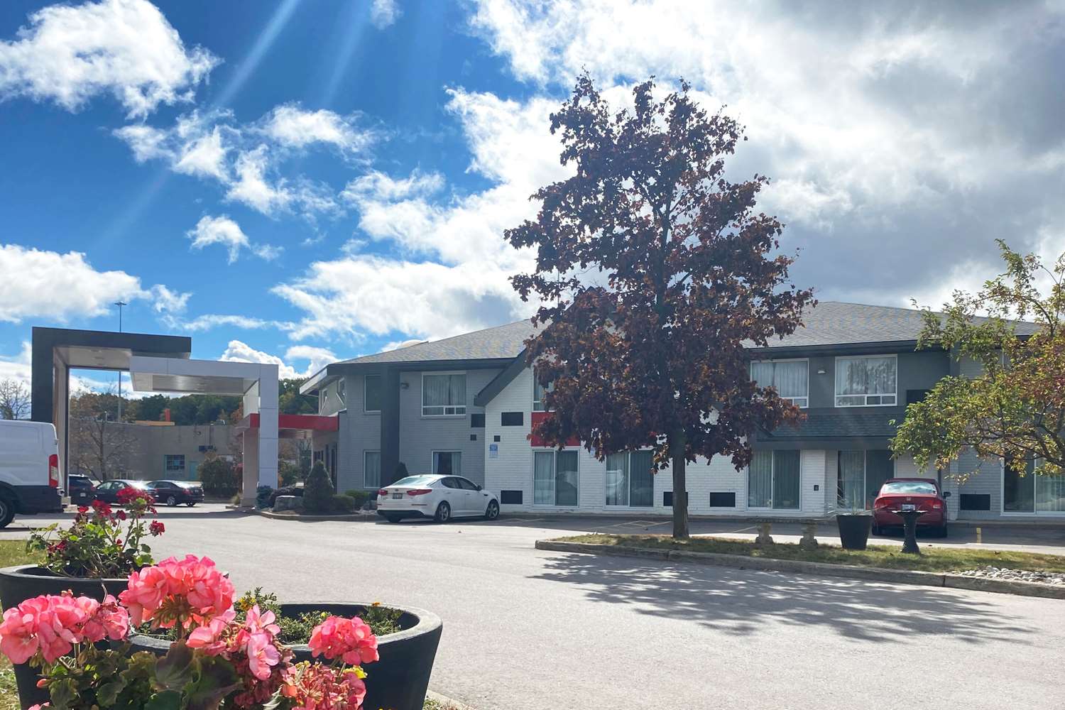 Comfort Inn Cambridge - Highway 401 2/9