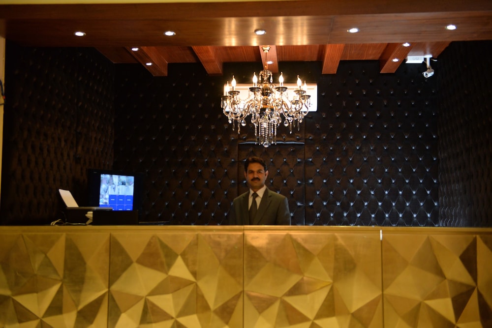 Bella Hotel 8/51