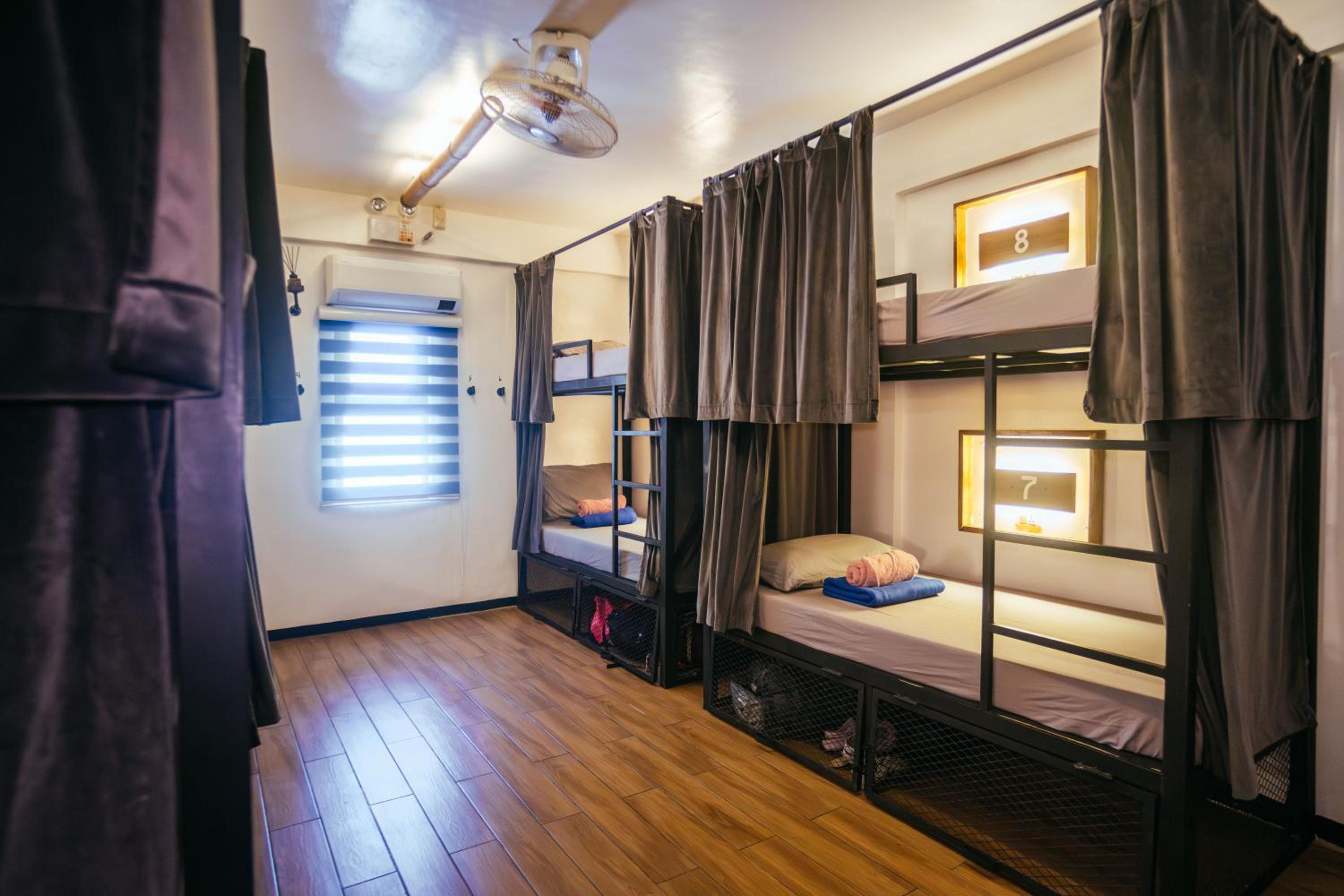 MIXED DORM, 8 BEDS