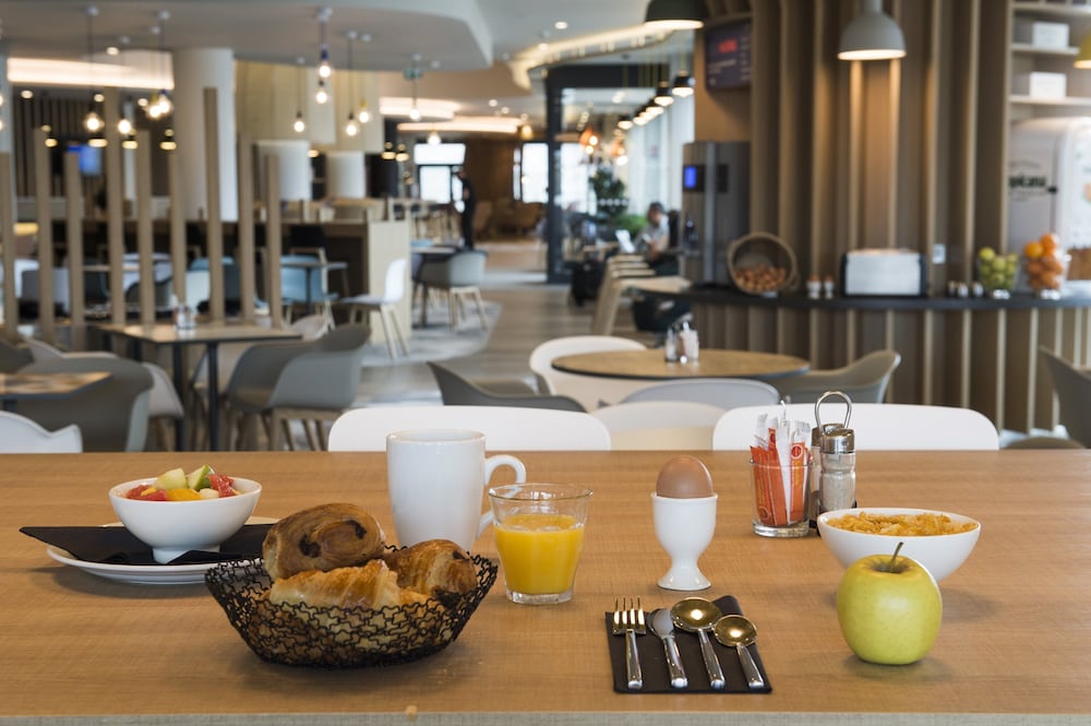 HOLIDAY INN EXPRESS PARIS - CDG AIRPORT 56/70