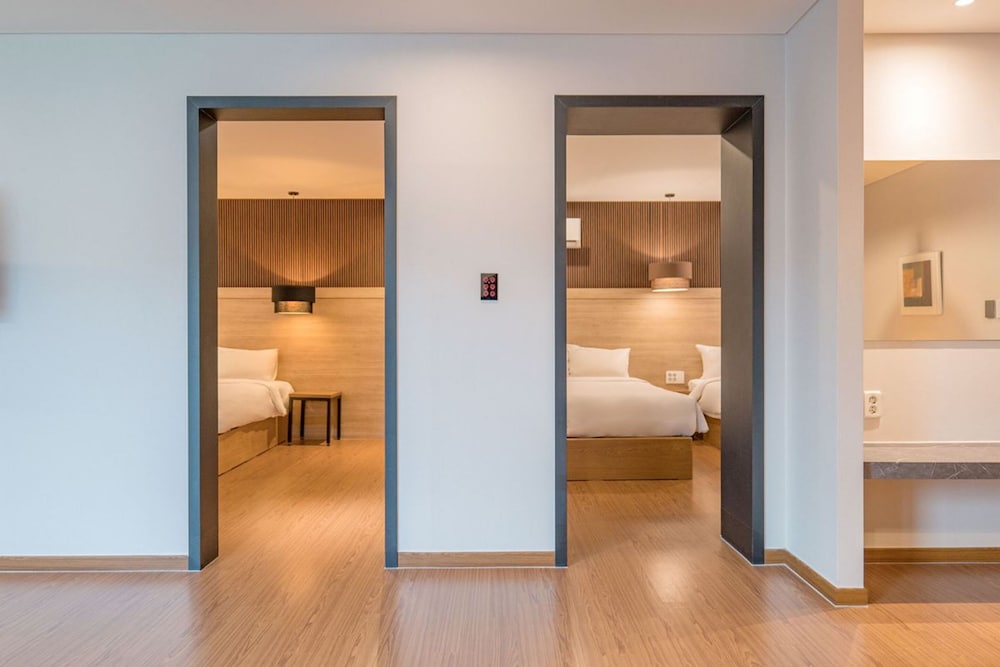 Hotel Two-Y 22/36