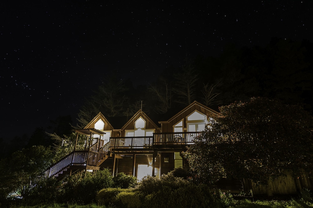 The Inn at Schoolhouse Creek 2/64