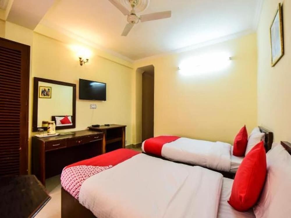 ANAND PALACE HOTEL 21/42
