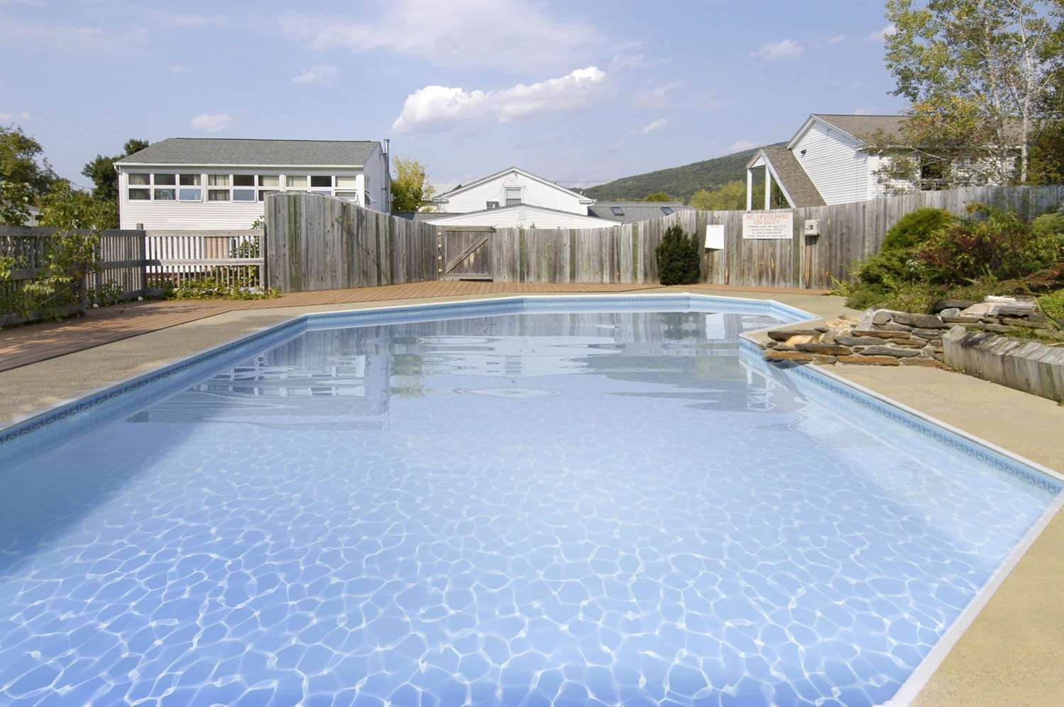 Howard Johnson By Wyndham Williamstown 23/24