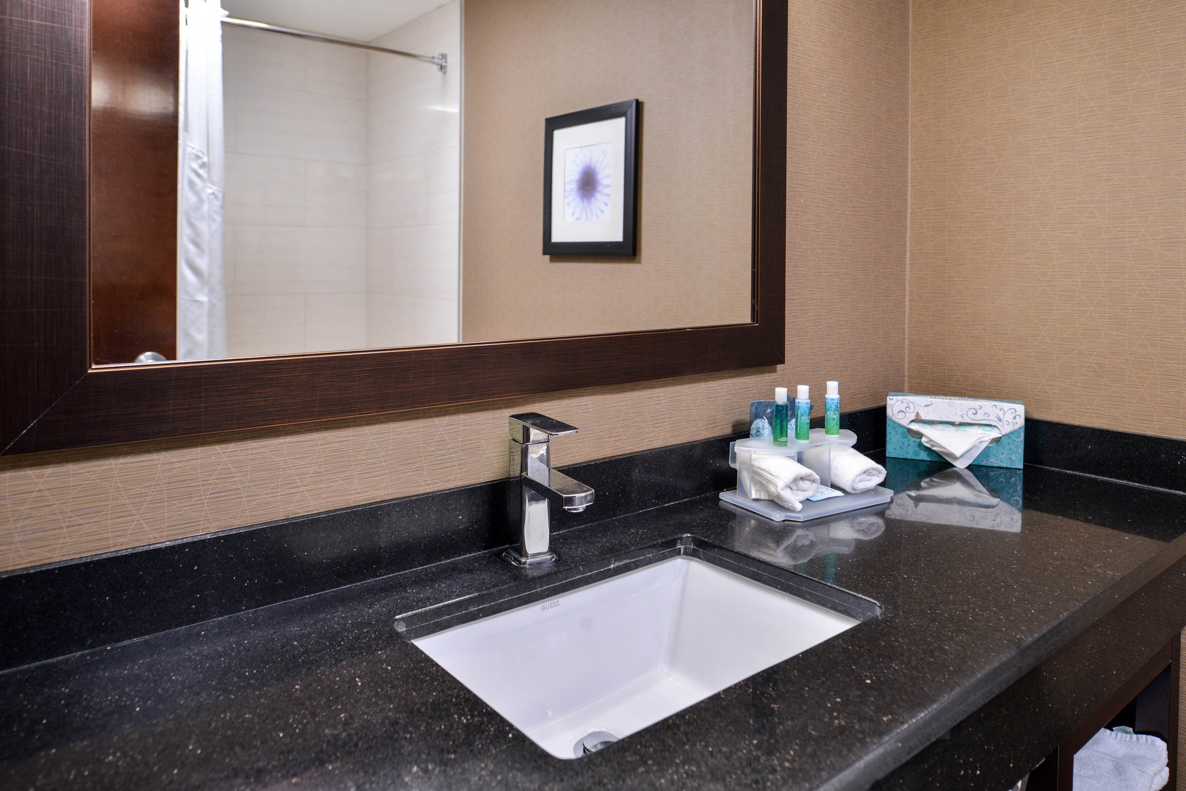 Holiday Inn Express Hotel Suites West Chester 76/76