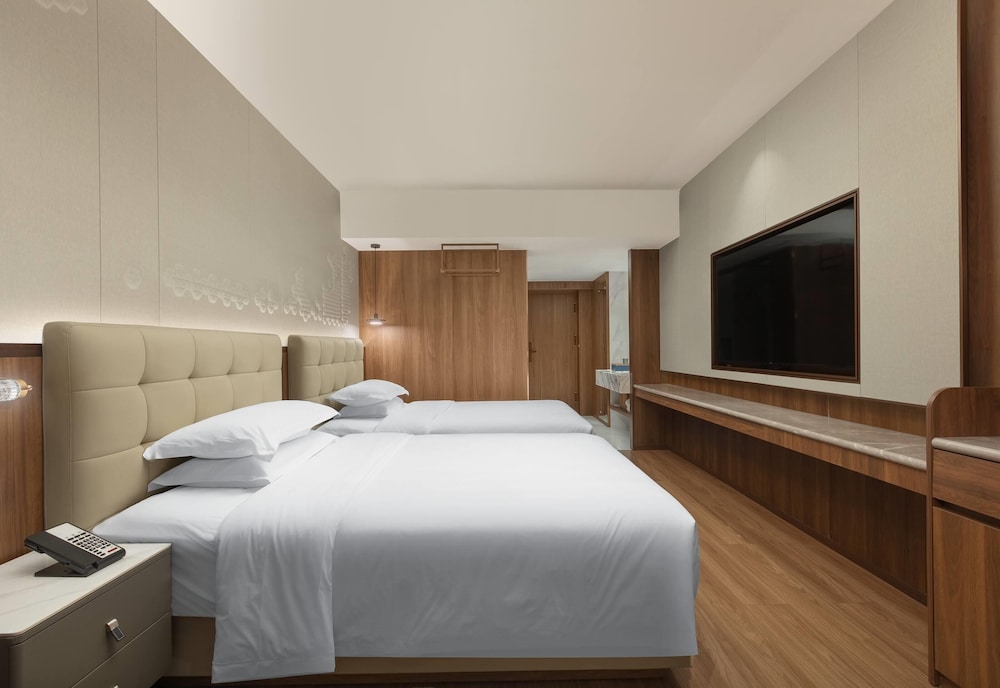 Room, Twin Beds, City View