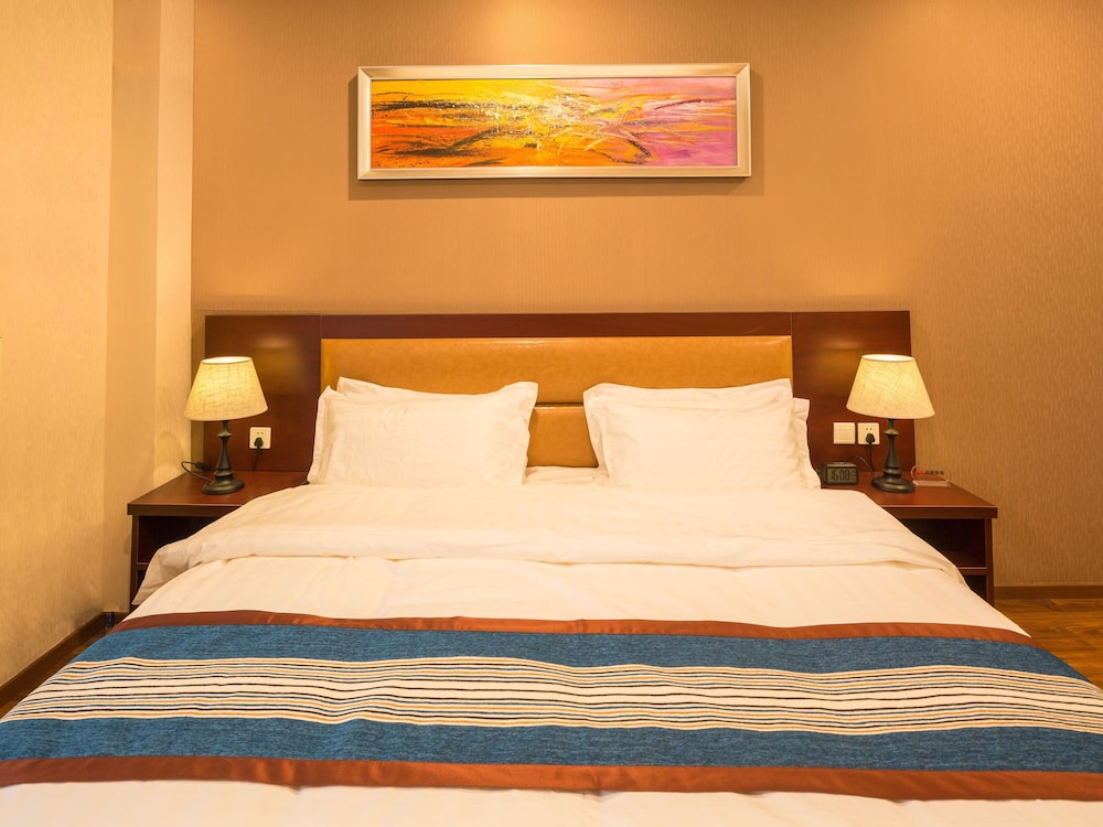 Hill Lily Hotel 10/23