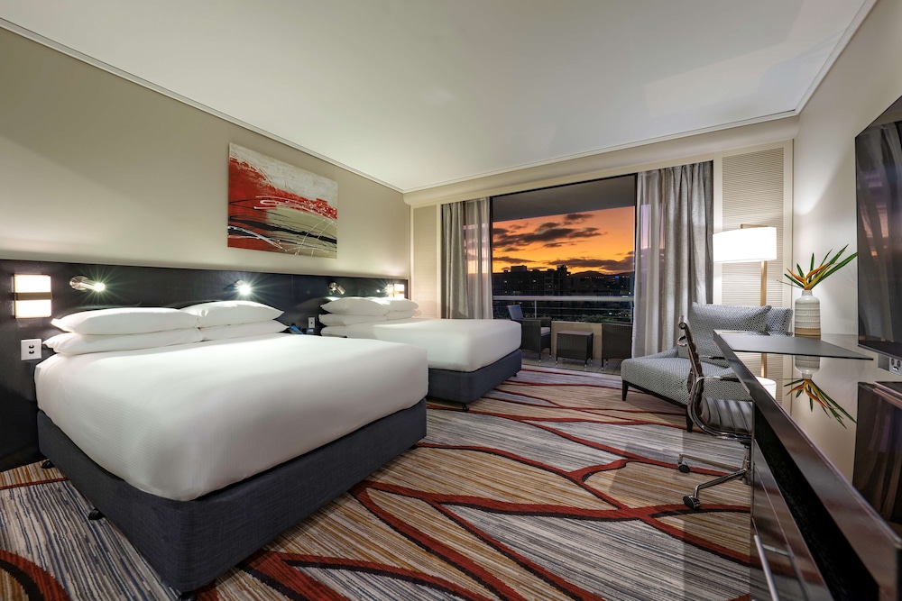 Hilton Cairns Hotel 27/85