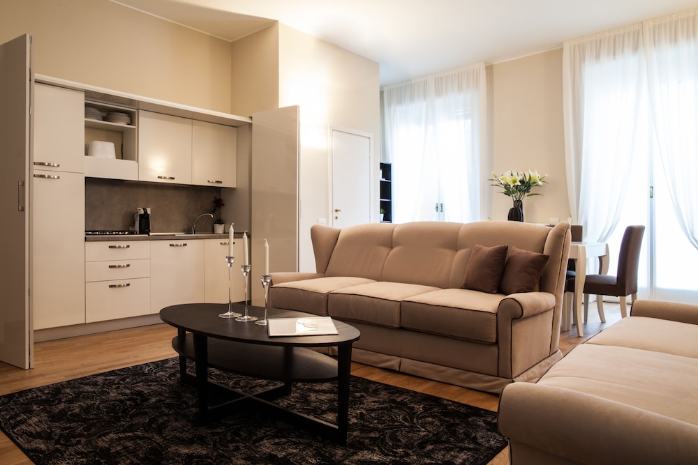 Milan Royal Suites Luxury Apartments 45/50