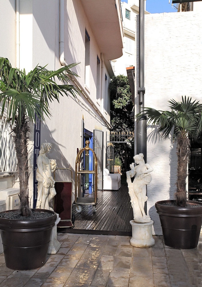 Hotel Palm Beach 40/41