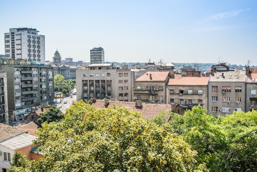 Feel Belgrade Aparthotel 65/70