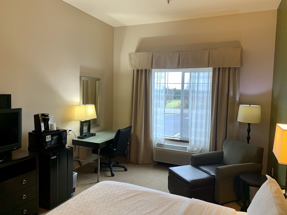 Holiday Inn Express Hotel & Suites North Sequim 49/77