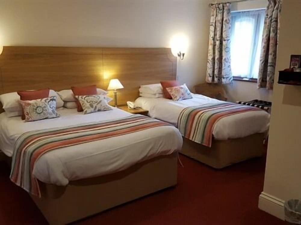 Apple Tree Hotel 12/30